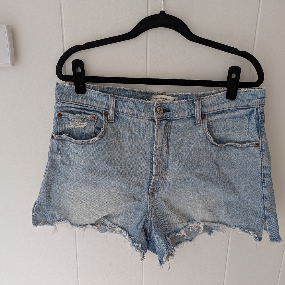 Abercrombie & Fitch Cut Off Shorts